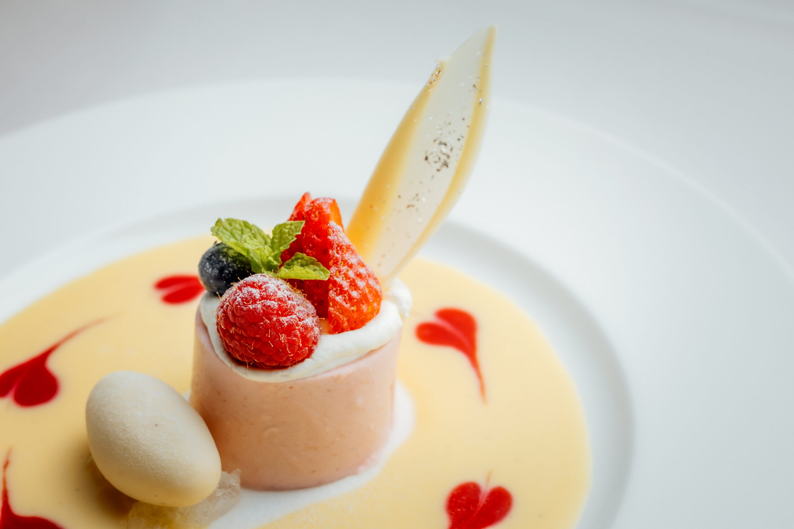 グランドニッコー淡路 婚礼料理のフルコース全景・淡路島の恵みが集う美しい食卓｜淡路島ブライダル・結婚式場