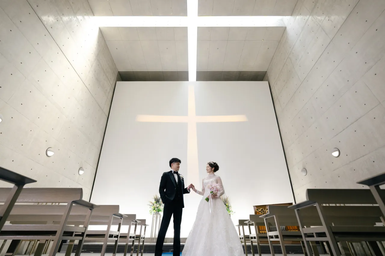 海の教会でのフォトウエディング